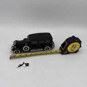 Franklin Mint 1:24 Al Capone 1930 V-16 Cadillac Inperial Sedan Hat Gun Satchel
